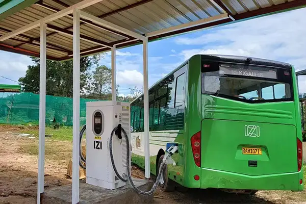 Ruanda'daki IZI Elektrikli Otobüsler için AMPPAL DC Hızlı Şarj Projesi